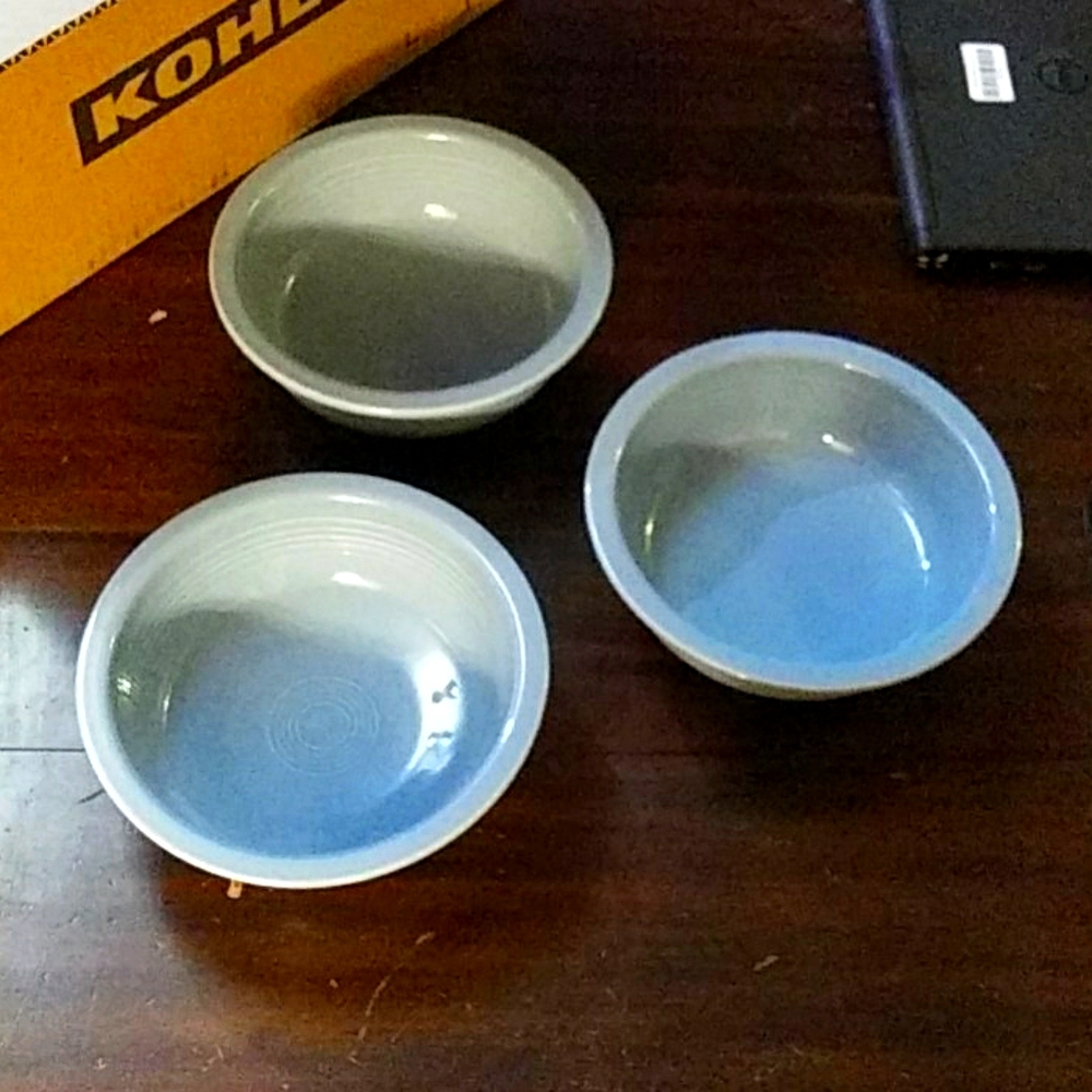Fiestaware Periwinkle Serving/Nappy Bowl - Picture 4 of 4